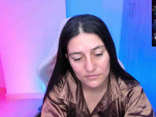 Saskyaajohnson webcam