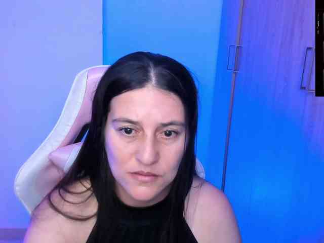 Saskyaajohnson webcam