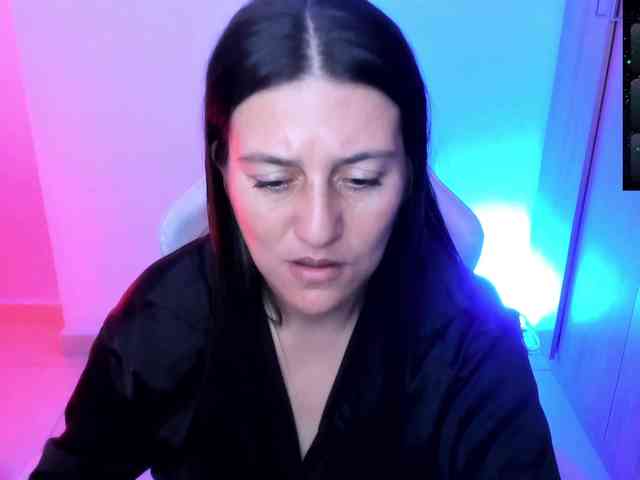 Saskyaajohnson webcam