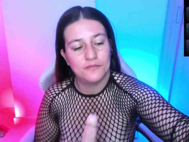 Saskyaajohnson webcam