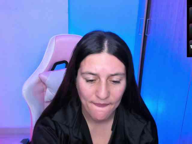 Saskyaajohnson webcam