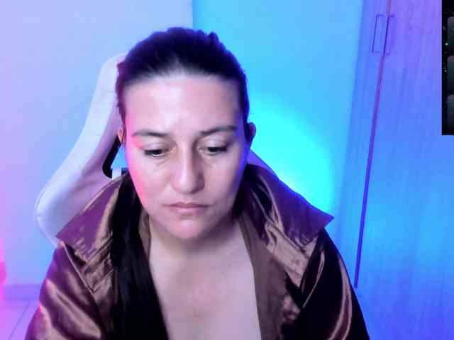 Saskyaajohnson webcam