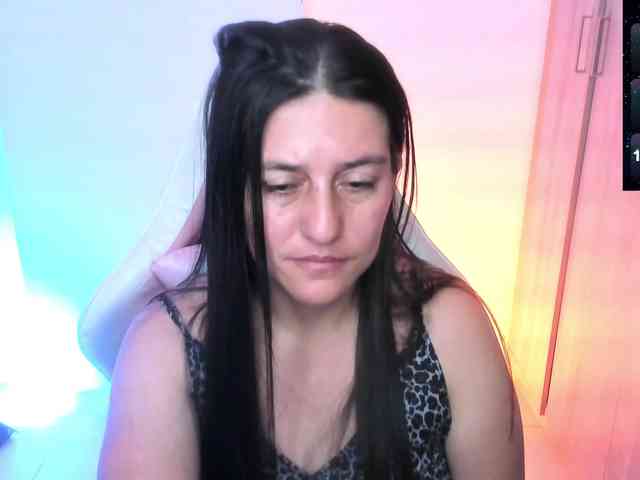 Saskyaajohnson webcam