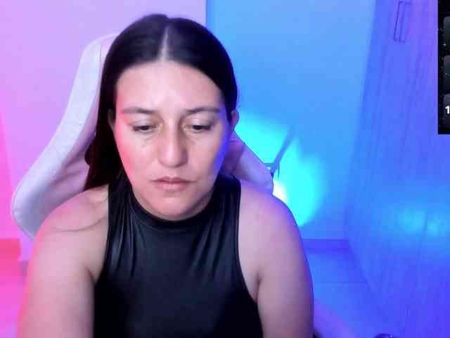 Saskyaajohnson webcam