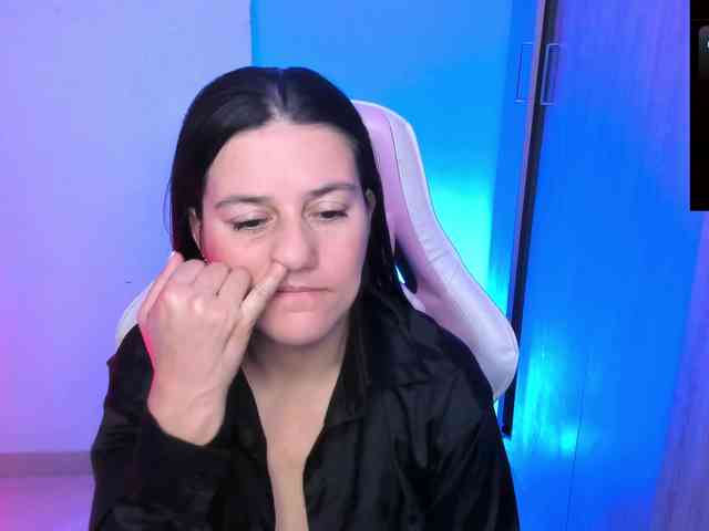 Saskyaajohnson webcam