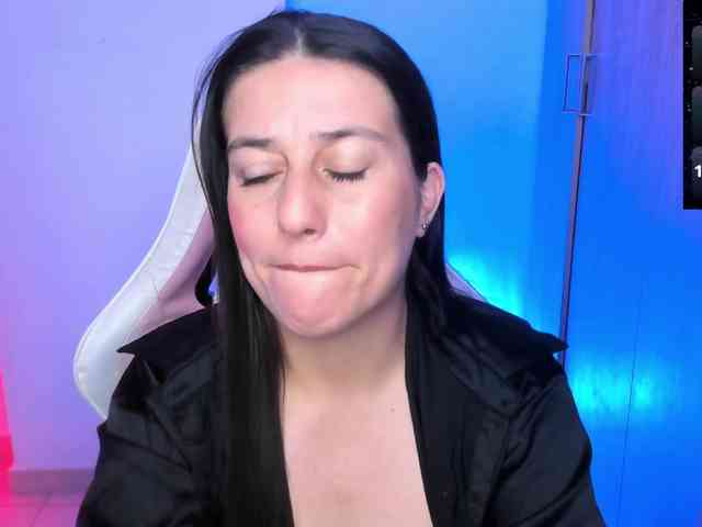 Saskyaajohnson webcam