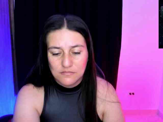 Saskyaajohnson webcam