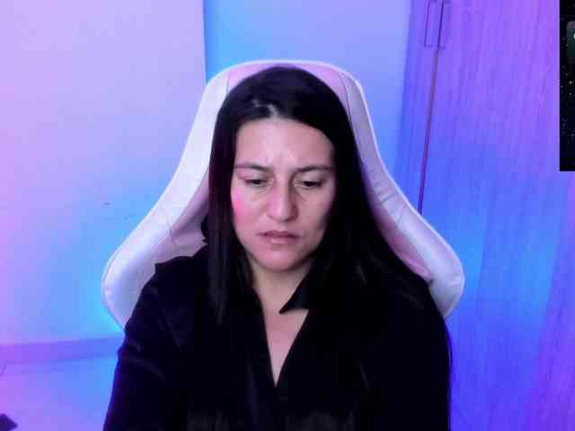 Saskyaajohnson webcam