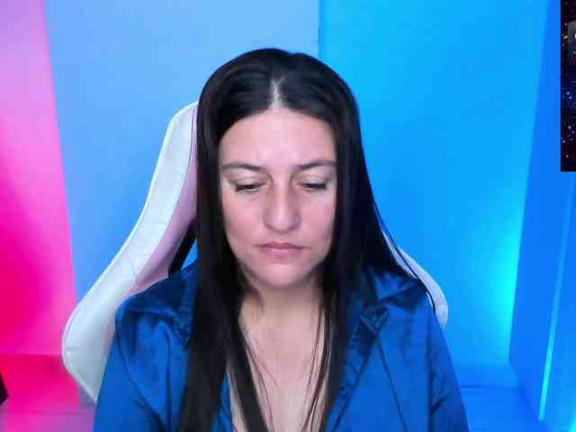 Saskyaajohnson webcam