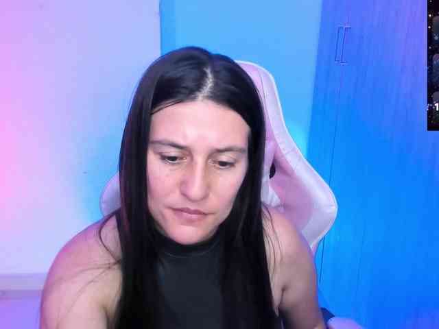 Saskyaajohnson webcam
