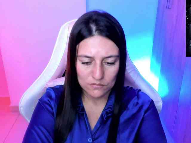 Saskyaajohnson webcam