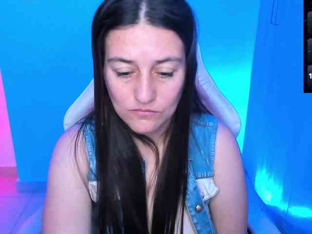 Saskyaajohnson webcam