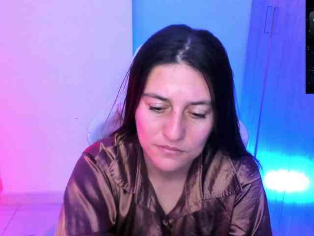Saskyaajohnson webcam