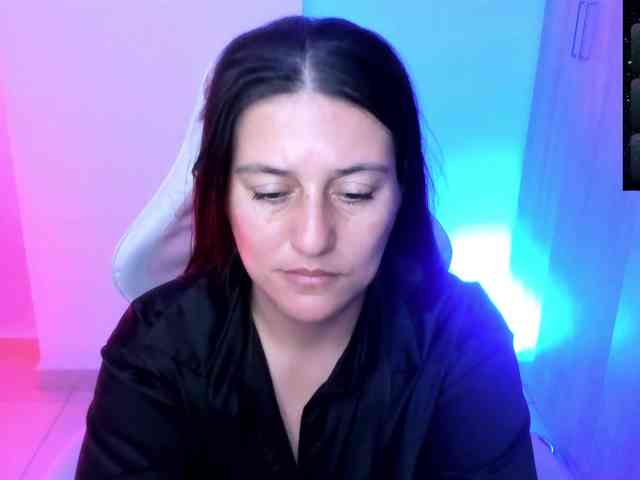 Saskyaajohnson webcam