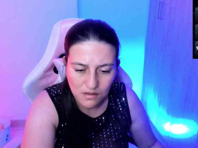 Saskyaajohnson webcam