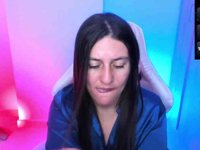 Saskyaajohnson webcam