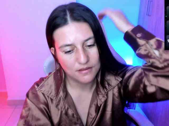 Saskyaajohnson webcam