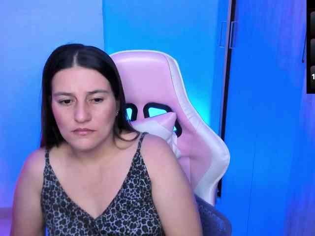 Saskyaajohnson webcam