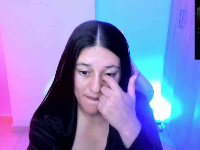 Saskyaajohnson webcam