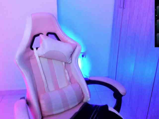 Saskyaajohnson webcam