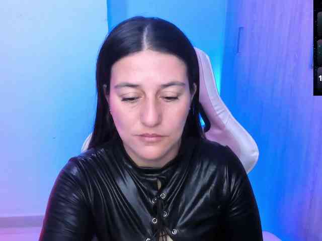Saskyaajohnson Live Webcam on BongaCams
