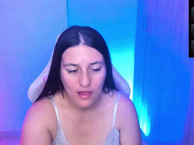 Saskyaajohnson webcam