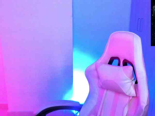Saskyaajohnson webcam