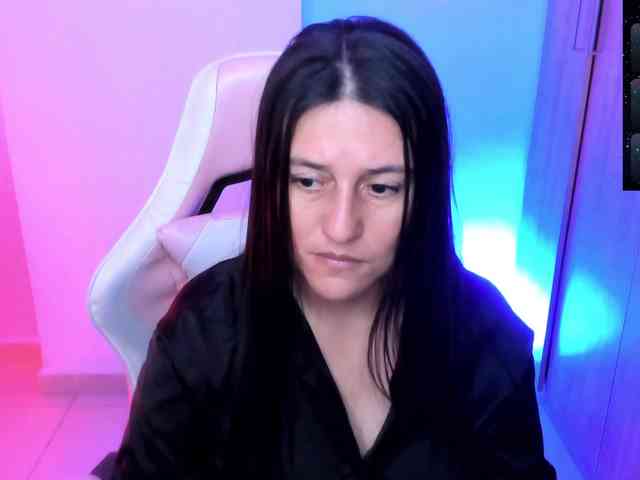 Saskyaajohnson webcam