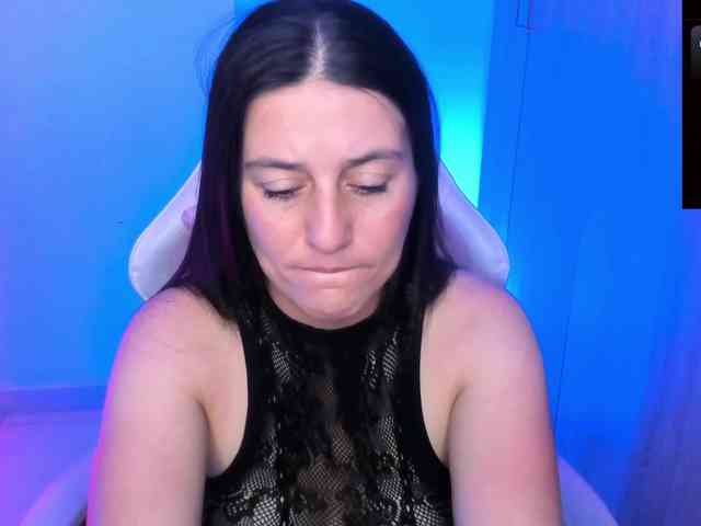 Saskyaajohnson webcam