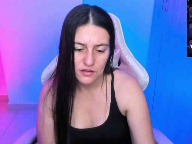 Saskyaajohnson webcam