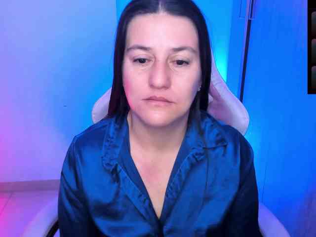 Saskyaajohnson webcam