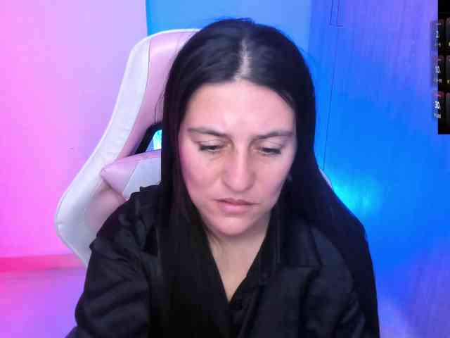 Saskyaajohnson webcam