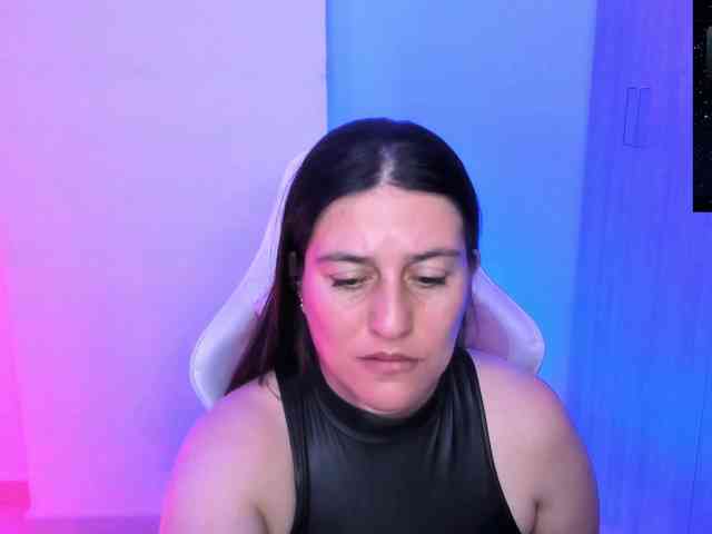 Saskyaajohnson webcam