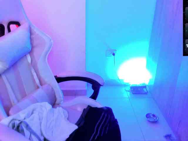 Saskyaajohnson webcam