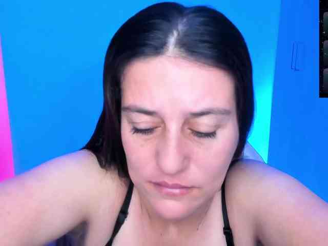 Saskyaajohnson webcam