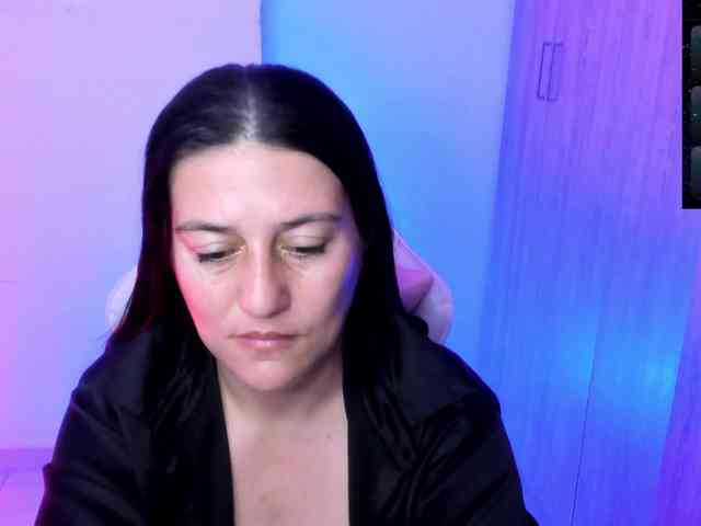 Saskyaajohnson webcam