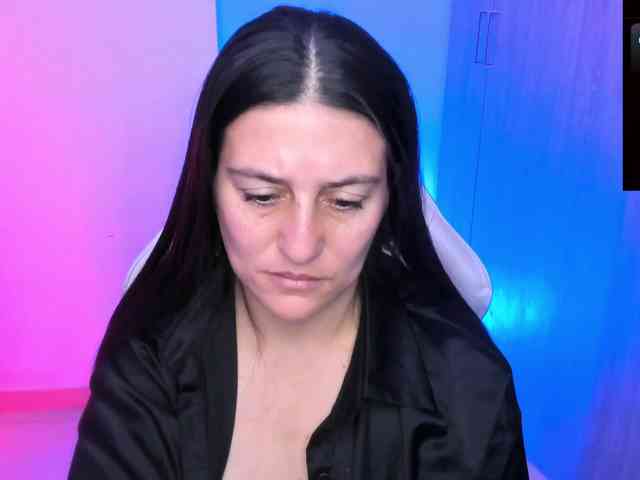 Saskyaajohnson webcam