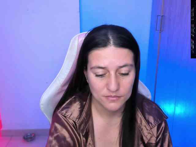 Saskyaajohnson webcam