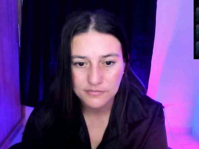 Saskyaajohnson webcam