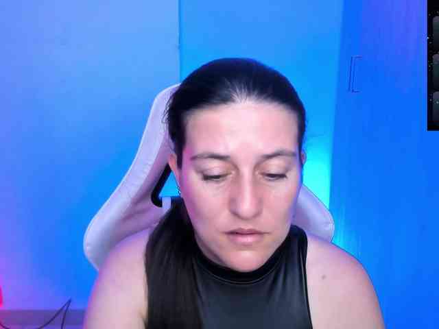 Saskyaajohnson webcam