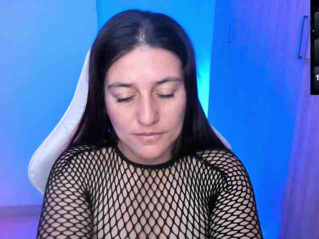 Saskyaajohnson webcam