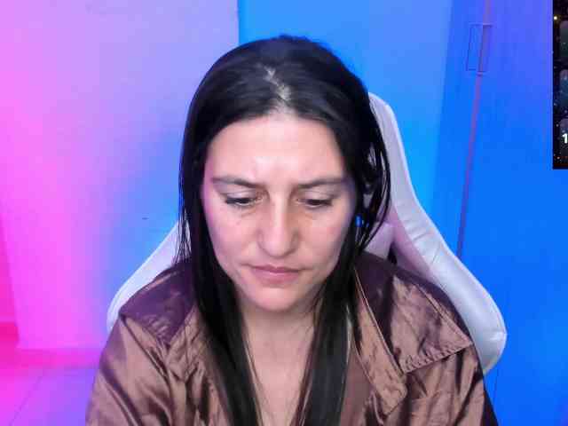 Saskyaajohnson webcam