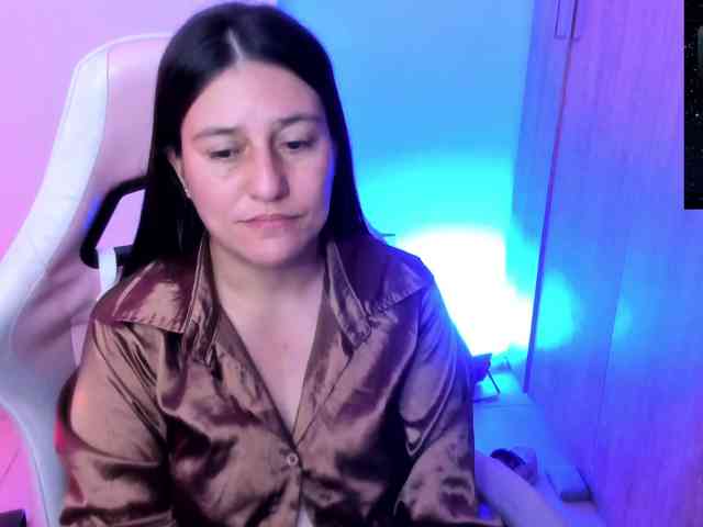 Saskyaajohnson webcam