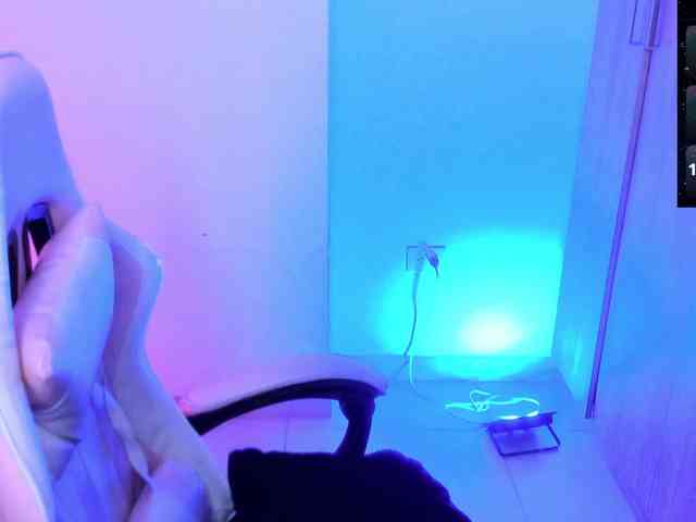 Saskyaajohnson Live Webcam on BongaCams