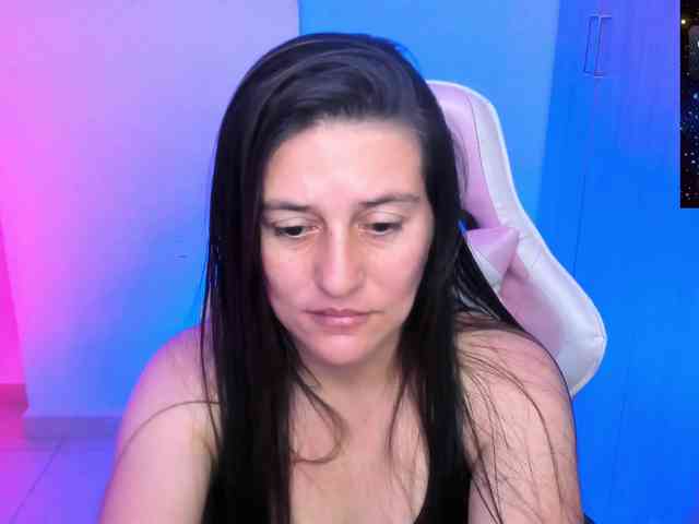 Saskyaajohnson webcam