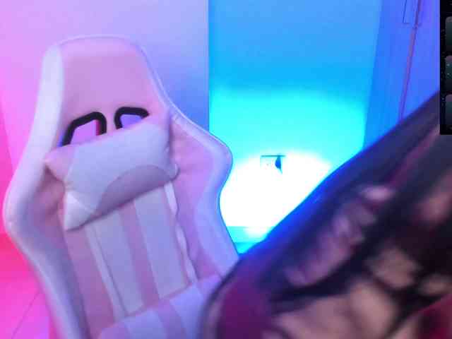 Saskyaajohnson webcam