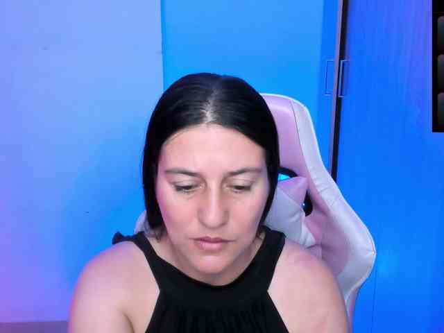 Saskyaajohnson webcam