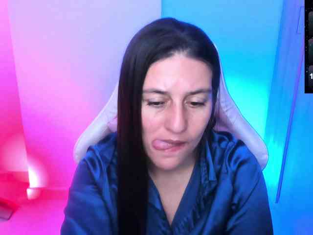 Saskyaajohnson webcam