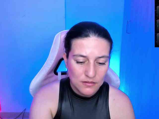 Saskyaajohnson webcam