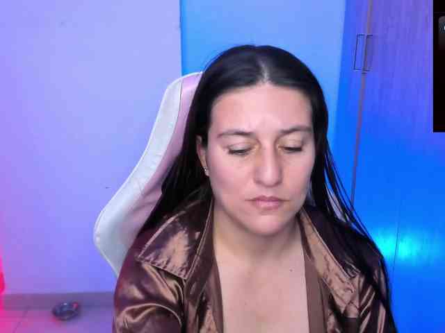 Saskyaajohnson webcam